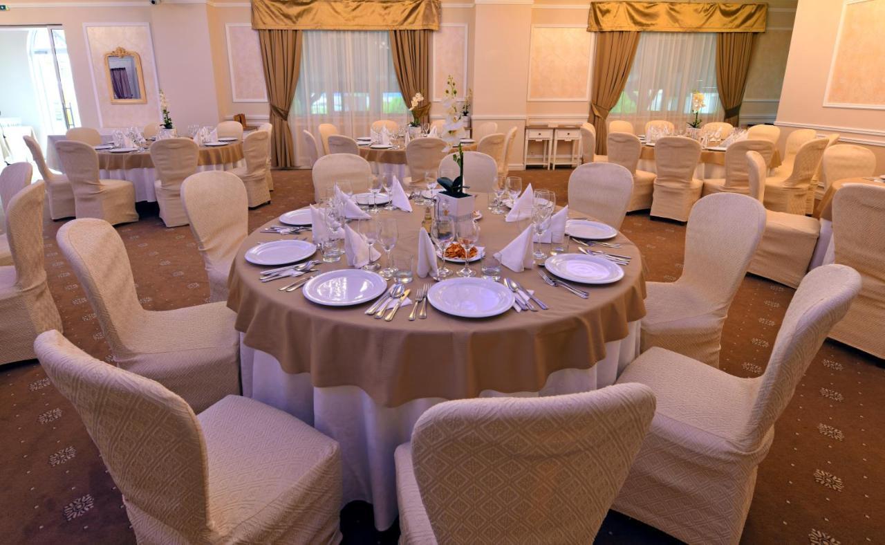 Vip Motel Restaurant Hateg Exterior photo
